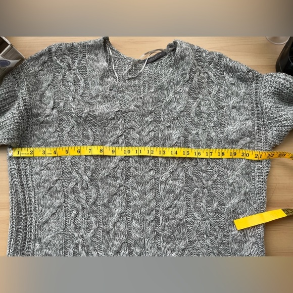 Suzy Shier acrylic sweater size M - Picture 4 of 6